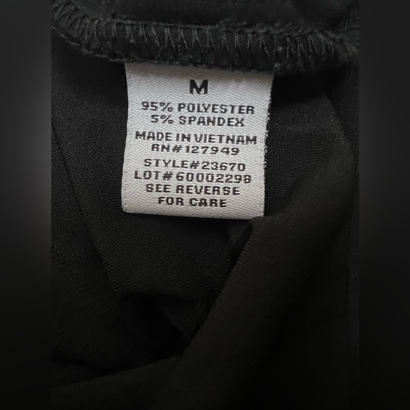 Gorgeous Black Belted Dress w/Gold Hardware Sz M, by Emma & Michele - Picture 6 of 6